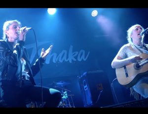 Junior Tshaka feat’ Shaïna D. – « Danser sous la Pluie » (LIVE)